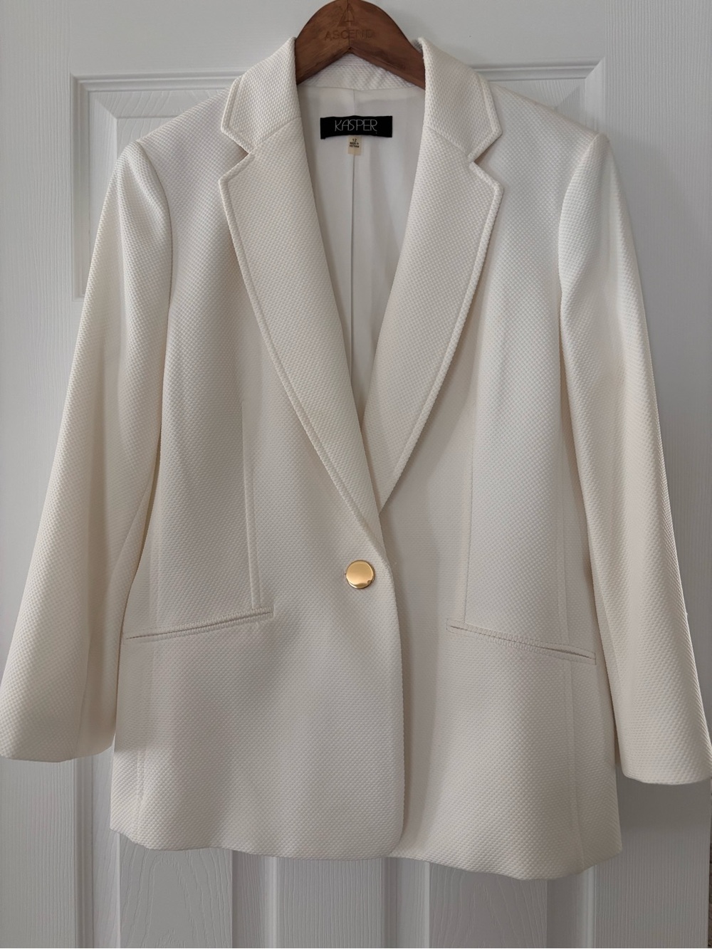 Kasper Cream White Textured Single-Button Blazer